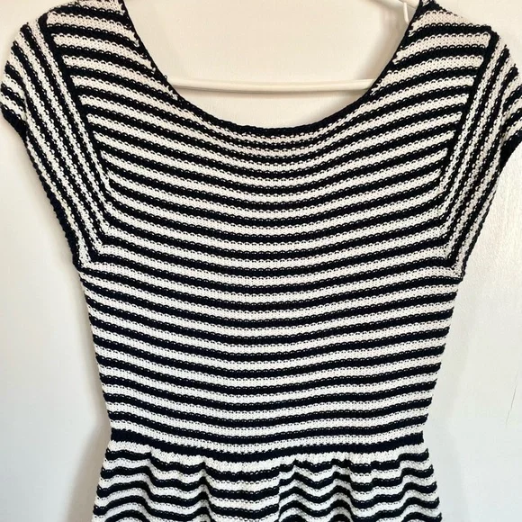 Tart Striped Knitted Short Sleeve Dress - Size S - Picture 4 of 11